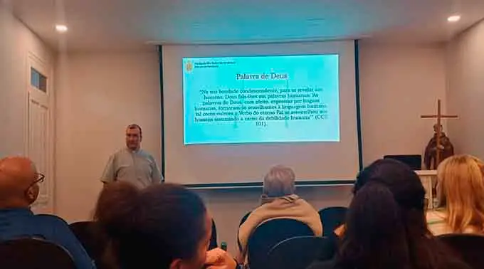 Leia mais sobre o artigo Catedral inicia Curso Bíblico no mês da Bíblia