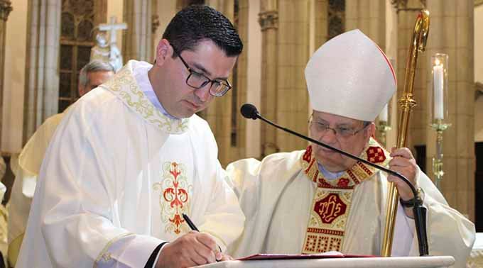 Leia mais sobre o artigo Pe. Thomas é o novo pároco da Catedral