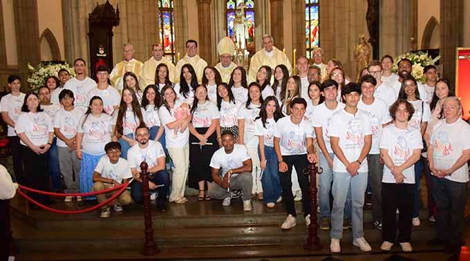 Leia mais sobre o artigo Catedral celebra Cristo Rei com Crisma e Centenário