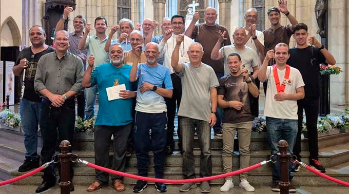 Leia mais sobre o artigo Catedral de Petrópolis inicia Terço dos Homens